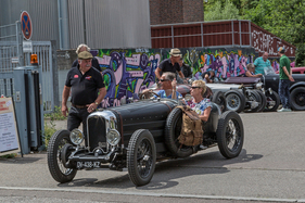 Jeder einzelne wird verabschiedet – Ecurie Anges Bleus im Boxenstop Tübingen 2025
