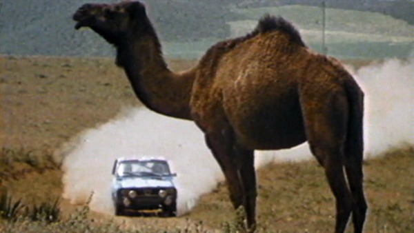 Bild Jedes Standbild aus dem Film könnte ein Foto sein – Standbild aus dem Film "Die Evolution des Driftwinkels Vol. 2" von Helmut Deimel