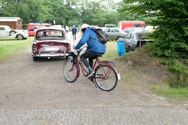 Jedes motorisierte Fahrzeug ist willkommen – Bockhorner Oldtimermarkt 2024