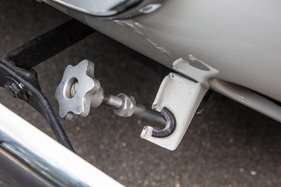 Jensen 541 (1956) - Verschluss für die Motorhaube