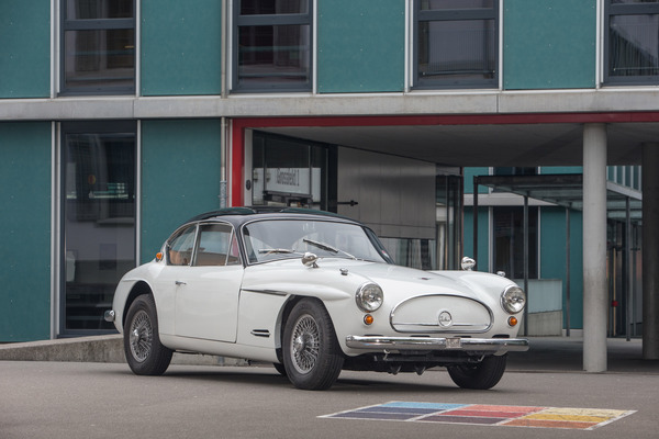 Jensen 541 (1956) - das Coupé war mit sehr guter Aerodynamik gesegnet