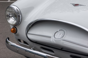 Jensen 541 (1956) - die Kühleröffnung kann aus dem Cockpit mehrstufig verstellt werden