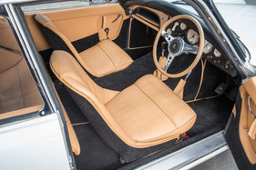 Jensen 541 (1956) - die Sitze haben Kunststoff-Schalen