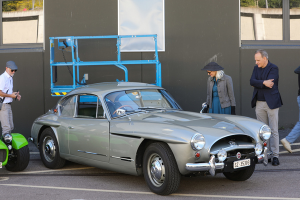 Jensen 541 (1958) - Coupé mit Kunststoff-Karosserie - British Car Meeting Motorworld Kemptthal 2025