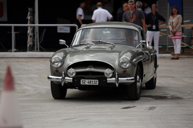 Jensen 541 an der Dolder Classics vom Juni 2013 - attraktives Coupé mit Kunststoffkarosserie