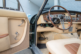 Jensen C-V8 (1964) - Blick ins Interieur