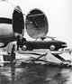 Jensen C-V8 (1964) - Verladung von Monteverdis Jensen in ein Flugzeug