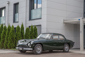 Jensen C-V8 (1964) - das Gesicht wirkt relativ agressiv