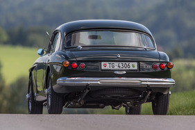 Jensen C-V8 (1964) - das Reserverad liegt unter dem Wagenboden Jensen C-V8 (1964) - das Reserverad liegt unter dem Wagenboden