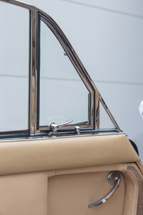 Jensen C-V8 (1964) - die Dreiecksfenster lassen sich öffnen