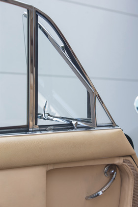 Jensen C-V8 (1964) - die Dreiecksfenster lassen sich öffnen