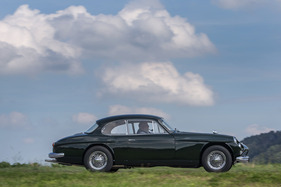 Jensen C-V8 (1964) - grosse Fensterflächen erzeugen einen hellen Innenraum (1964)