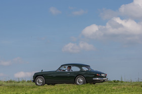 Jensen C-V8 (1964) - klassische Dreivolumen-Form