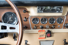 Jensen C-V8 (1964) - komplette Jaeger-Uhrensammlung