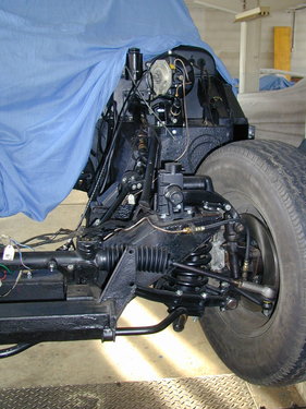 Jensen C-V8 (1964) - restaurierte Vorderradaufhängung