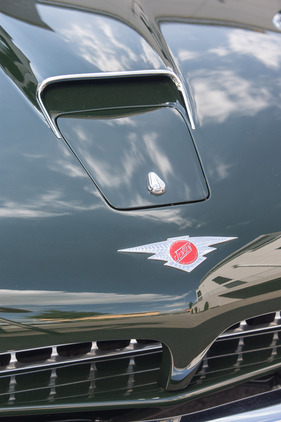 Jensen C-V8 (1964) - so öffnet man die Motorhaube - 1 - Klappe auf