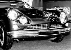 Jensen C-V8 (1964) - traditionelle Karosserielinie, unter der Haube werkelt ein Chrysler-V8 - Genfer Automobilsalon 1964