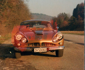 Jensen C-V8 (1964) - um das Jahr 1975 herum, der ursprünglich blaue Wagen war bereits golden lackiert