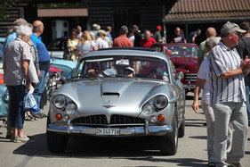 Jensen C-V8 MK III - Kunststoff-Coupé aus Grossbritannien - am OSMT Zug vom 7. August 2016 (1966)