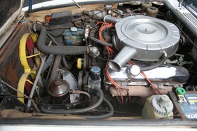 Jensen FF (1969) - "american iron" - grossvolumiger Chrysler-V8 im Motorraum