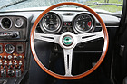 Jensen FF (1969) - auffallend das Lenkrad mit zisilierten Speichen