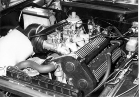 Jensen-Healey (1974) - Blick in den Motorraum, die europäische Konfiguration ist gut sichtbar