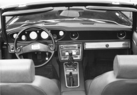 Jensen-Healey (1974) - Interieur der noch mit Vierganggetriebe getesteten Mk2-Version