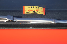 Jensen-Healey (1974) - Kleber auf der Windschutzscheibe