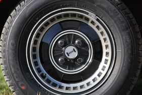 Jensen-Healey (1974) - hübsch gestaltete Alluminiumfelgen