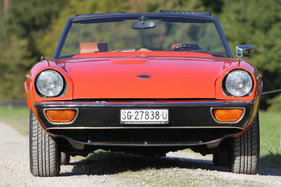 Jensen-Healey (1974) - kein ausgeprägter Kühlergrill am Jensen