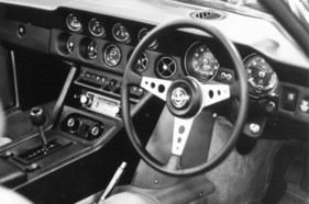 Jensen Interceptor II (1970) - Cockpit/Armaturenbrett (1970)