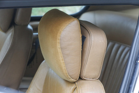 Jensen Interceptor II (1970) - Kopfstützen mit Komfortauflage (1970)