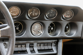 Jensen Interceptor II (1970) - insbesondere die Tankanzeige sollte man immer im Auge behalten