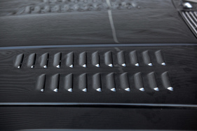 Jensen Interceptor III Convertible (1974) - Entlüftungsöffnungen auf der Motorhaube, wie beim SP