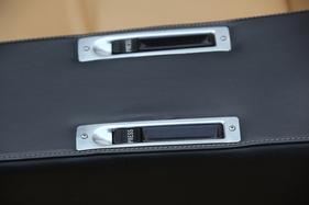 Jensen Interceptor III Convertible (1974) - Halter für die Sicherheitsgurten hinten