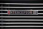 Jensen Interceptor III Convertible (1974) - Typenbeschriftung auf dem Kühlergrill