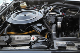 Jensen Interceptor III Convertible (1974) - ausser anderen Ventildeckeln weist der Motor kaum Unterschiede zur Grossserienversion auf