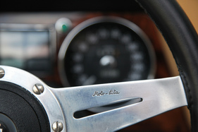 Jensen Interceptor III Convertible (1974) - bekannte Lenkradmarke, die S4-Modelle hatten diese Lenkräder serienmässig