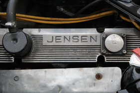Jensen Interceptor III Convertible (1974) - der Markennahme auf dem Ventildeckel