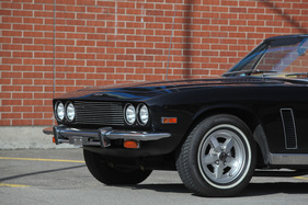 Jensen Interceptor III Convertible (1974) - klassischer Kühlergrill mit Doppelscheinwerfern