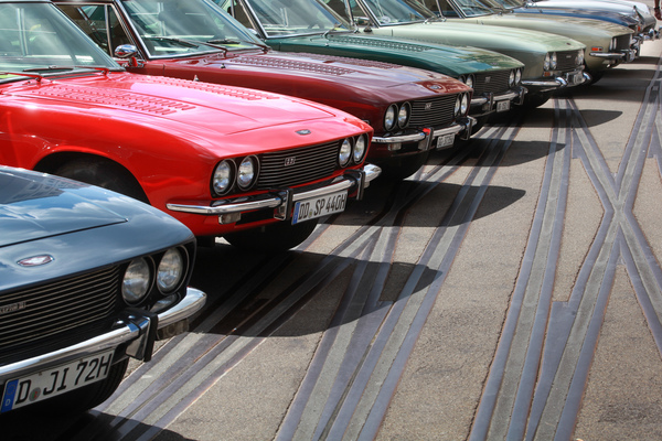Bild: Jensen Interceptor in Reih' und Glied - V8- und I6-Hybrid-Treffen Kemptthal 2020