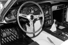 Jensen Nova Vignale (1967) - Lenkrad und Armaturenbrett des Prototyps von Vignale