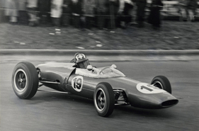 Bild Jo Siffert im Lotus 22 in der Saison 1962