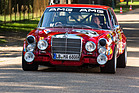 Jochen Mass in der Roten Sau, dem nachgebauten Mercedes-Benz 300 SEL 6.8 AMG - 24 Tour du Pont 2015