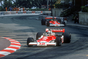 Jochen Mass vor McLaren-Teamkollege James Hunt beim GP Monaco 1976