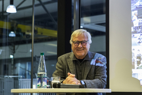 Jochen Neerpasch ist zufrieden mit dem Empfang Jochen Neerpasch ist zufrieden mit dem Empfang