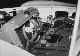 Jowett Javelin (1950) - Blick unter die Motorhaube