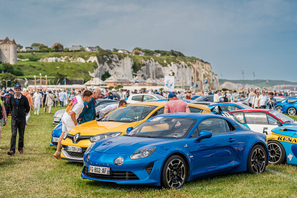 Bild: Jubiläumstreffen in schöner Kulisse – Jubiläumstreffen "70 Jahre Alpine" Dieppe 2025