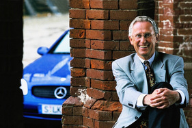 Jürgen Hubbert mit dem Mercedes-Benz SLK 200 im Jahr 1996