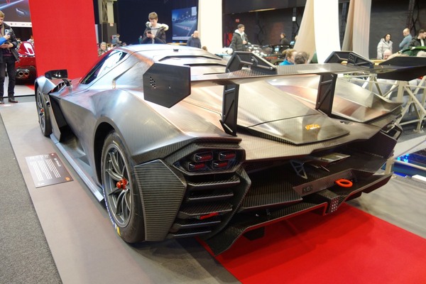 KTM X-Bow GT2 von 2022 - Sonderschau Supercars 2 in der Autoworld Brüssel 2022/2023